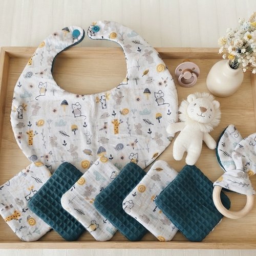 Ensemble naissance bavoir, hochet et 6 lingettes turquoise/animaux