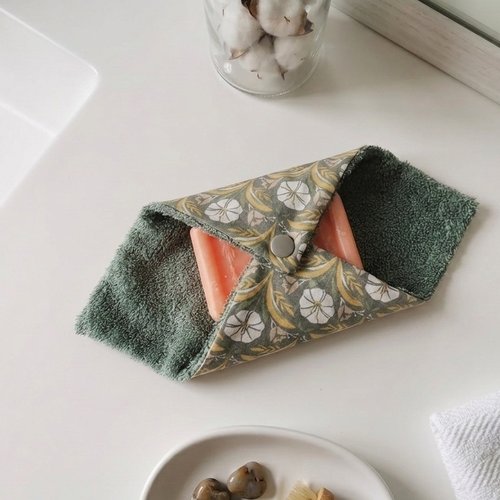 Pochette à savon tissus imprimé et doublée éponge