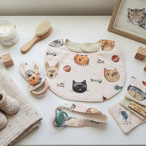 Ensemble naissance tissu beige motif têtes de chats