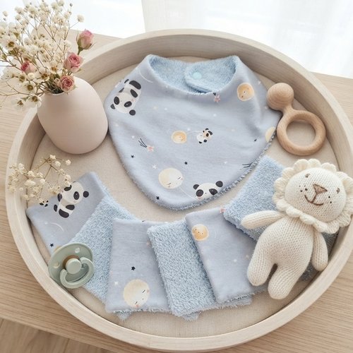 Ensemble naissance bavoir et 10 lingettes