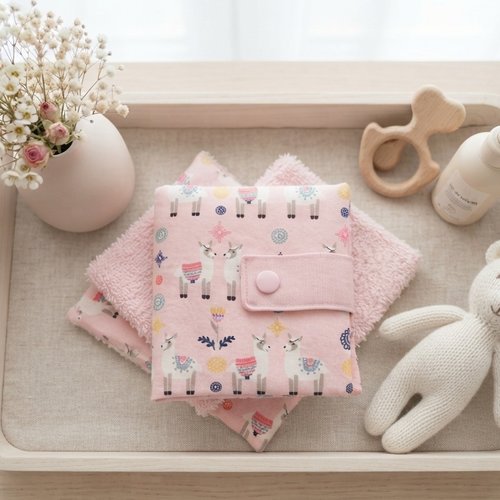 Ensemble pochette et 6 lingettes motif lama