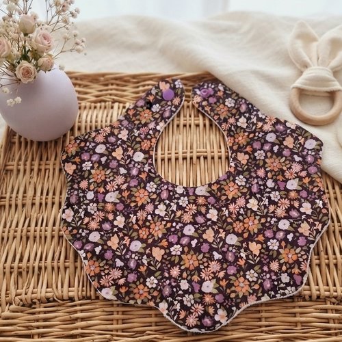 Bavoir naissance fleur coton imprimé et éponge