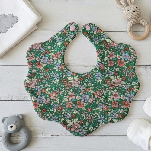 Bavoir naissance fleur coton imprimé et éponge