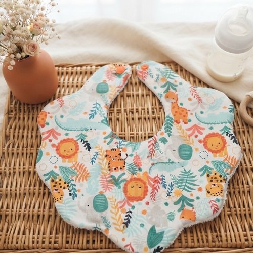 Bavoir naissance fleur coton imprimé et éponge