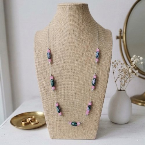Collier perles en verre verte et rose