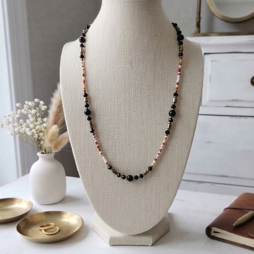 Collier perles en verre noires et rocailles