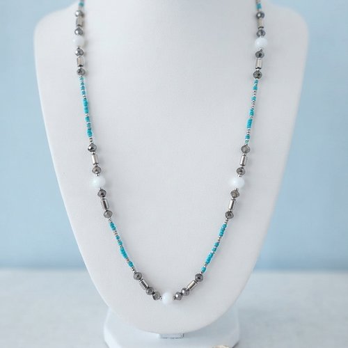 Collier perles en verre blanches et rocailles
