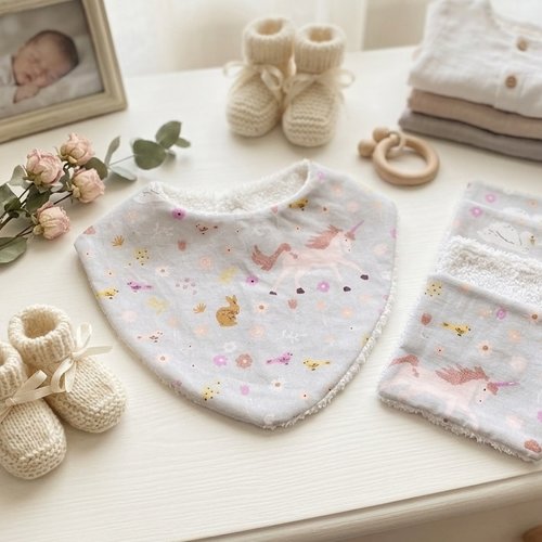 Ensemble naissance bavoir et 10 lingettes