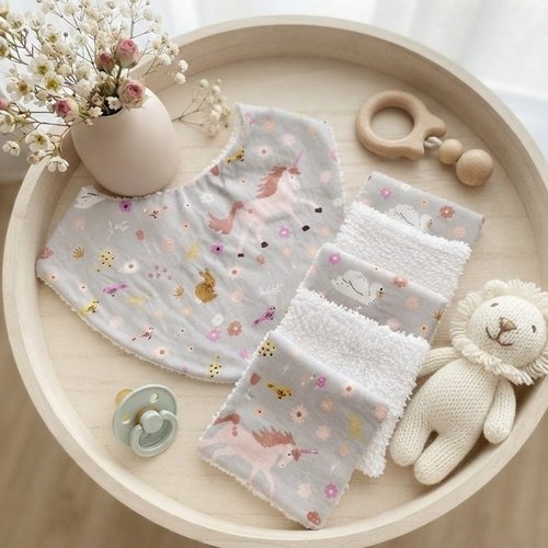 Ensemble naissance bavoir et 10 lingettes