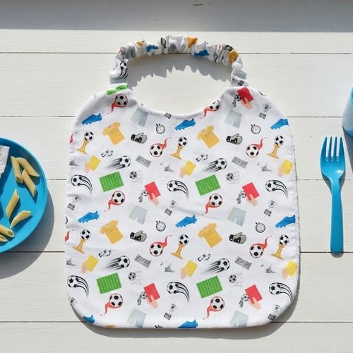 Serviette de cantine motifs foot et éponge blanche