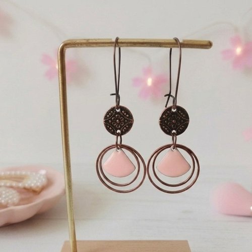 Boucles d'oreilles anneaux cuivre rouge et sequin émail triangle