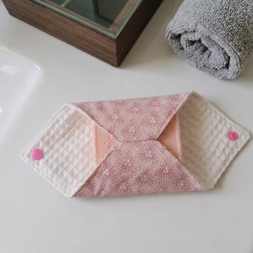 Pochette à savon tissus imprimé et doublée nid d'abeilles