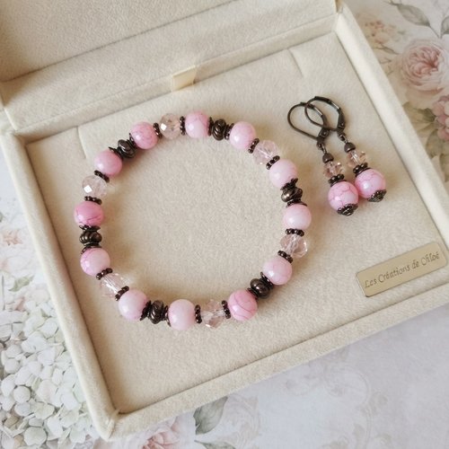 Parure bracelet et boucles d'oreilles assorties