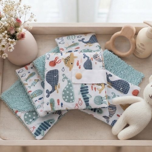 Ensemble pochette et 6 lingettes motifs animaux marins