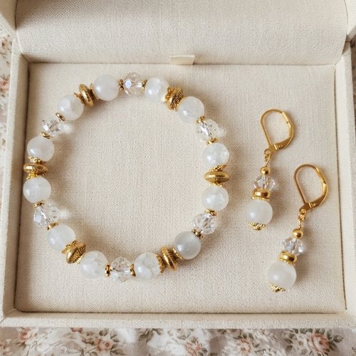 Parure bracelet et boucles d'oreilles assorties