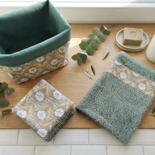 Lot de 8 lingettes démaquillantes, gant et panier assorti