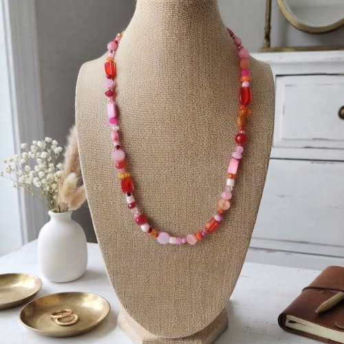 Collier sautoir perles en verre rose, orange et rouge