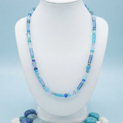 Collier perles en verre tons bleus