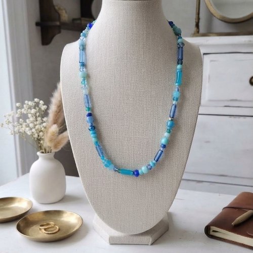 Collier perles en verre tons bleus