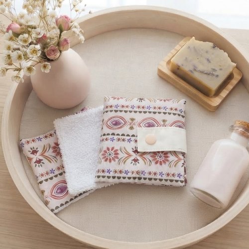 Pochette de 6 lingettes démaquillantes beige et multicolore