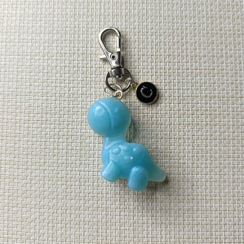 Porte-clés artisanal "petit dino" — personnalisé