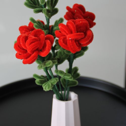 Petit bouquet de roses rouges scintillantes