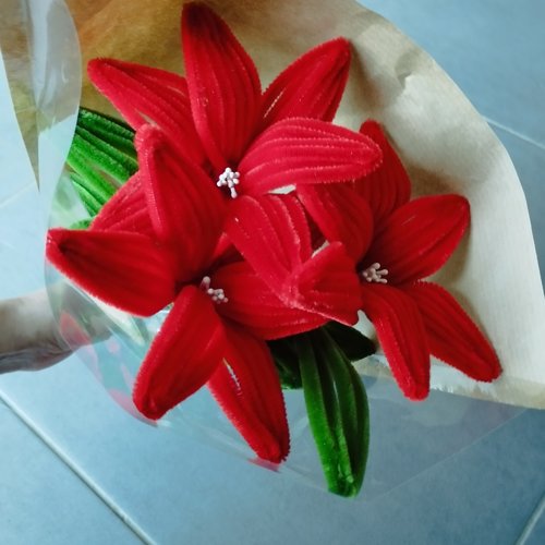 Bouquet de lys rouge