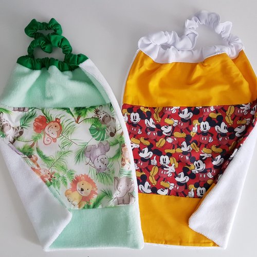 2 serviettes de table - grands bavoirs pour cantine, maternelle, école et loisirs (thème : mickey et animaux de la jungle)