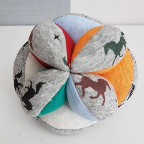 Balle de préhension tissu - motifs : chevaux