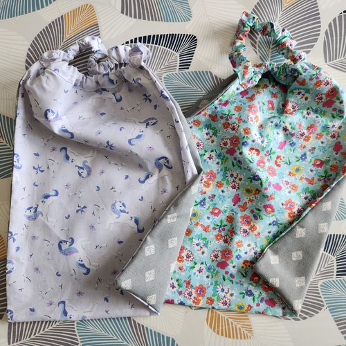 2 serviettes de table - grands bavoirs, serviettes cantine, maternelle, école, loisirs ( fleurs et licornes)