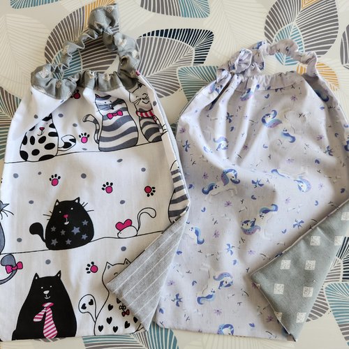 2 serviettes de table - grands bavoirs, serviettes cantine, maternelle, école, loisirs ( chats et licornes)