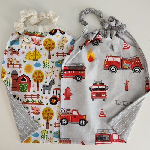 2 serviettes de table - grands bavoirs, serviettes cantine, maternelle, école, loisirs (véhicules pompiers, animaux de ferme)