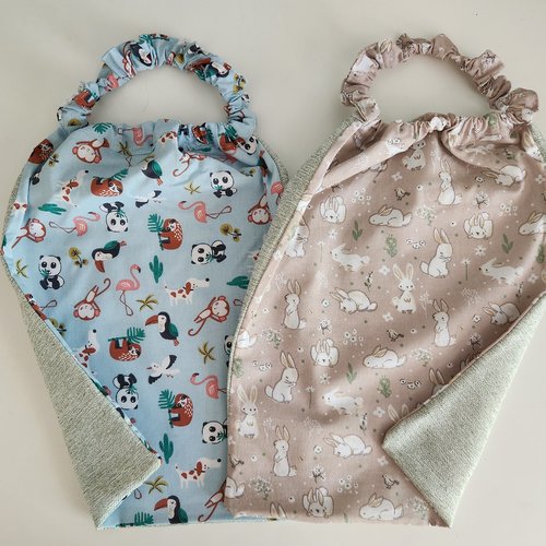 2 serviettes de table - grands bavoirs, serviettes cantine, maternelle, école, loisirs (thème : pandas et toucans, lapins)