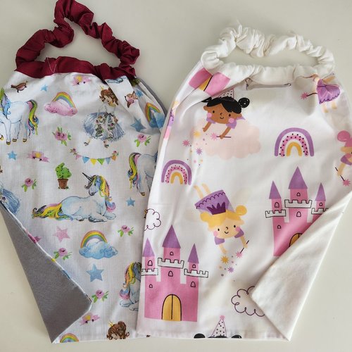 2 serviettes de table - grands bavoirs, serviettes cantine, maternelle, école, loisirs (thème : licornes et fées)