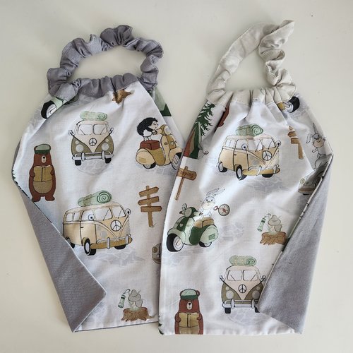 2 serviettes de table - grands bavoirs, serviettes cantine, maternelle, école, loisirs (thème : ours et voitures)