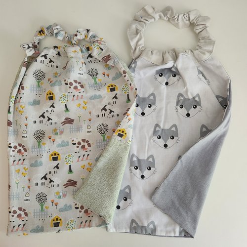 2 serviettes de table - grands bavoirs, serviettes cantine, maternelle, école, loisirs (thème : animaux de la ferme et renards)