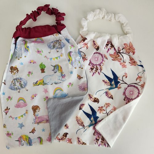 2 serviettes de table - grands bavoirs, serviettes cantine, maternelle, école, loisirs (thème : licornes et hirondelles)
