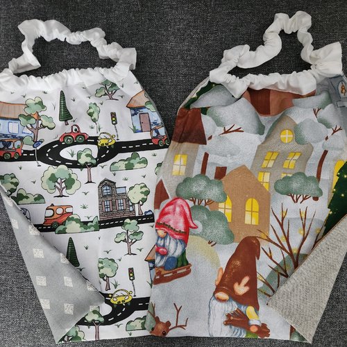 2 serviettes de table - grands bavoirs, serviettes cantine, maternelle, école, loisirs (thème : voitures et nains)