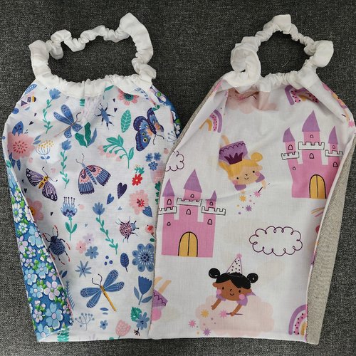 2 serviettes de table - grands bavoirs, serviettes cantine, maternelle, école, loisirs (thème : papillons et fées)