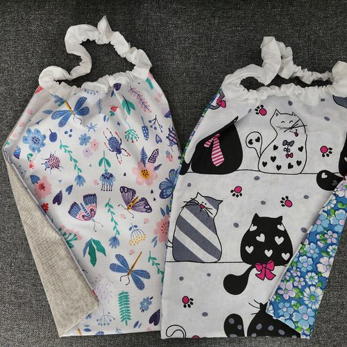 2 serviettes de table - grands bavoirs, serviettes cantine, maternelle, école, loisirs (thème : papillons et chats)