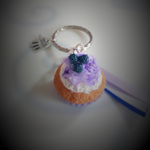 Porte clés cupcake mûres