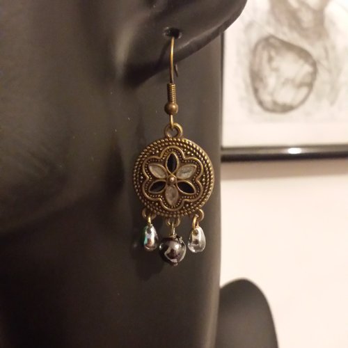 Boucles d'oreille laquées pendantes bronze avec hématite et verre de bohème