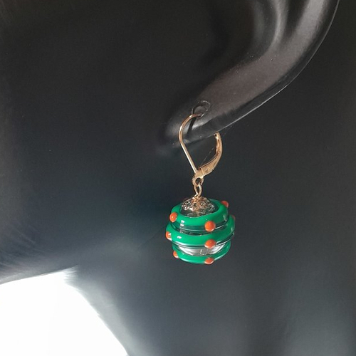Boucles d'oreille en verre de murano vert plaquées or création unique