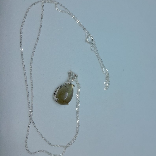 Pendentif en argent et poire labradorite et chaîne argent création unique