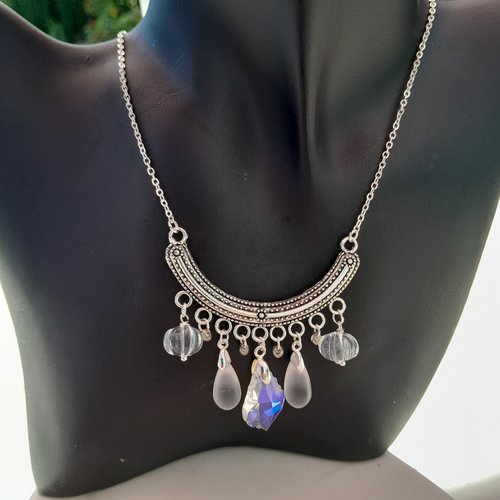 Collier chevron perles en verre de bohème création unique