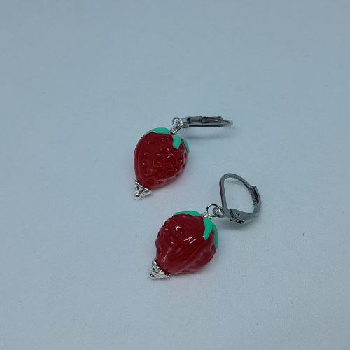 Boucles d'oreille fruits framboise en verre et acier inoxydable