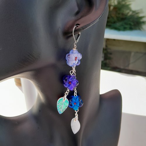 Longues boucles d'oreille en fleurs en verre soufflé multicolores modèle unique