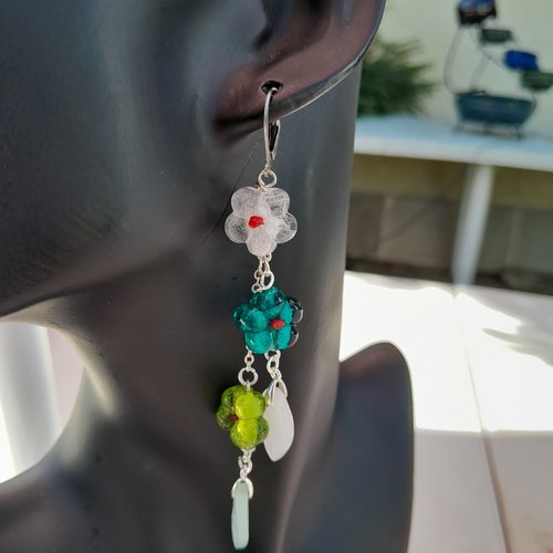 Longues boucles d'oreille en fleurs en verre soufflé multicolores modèle unique