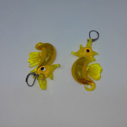Grandes boucles d'oreille hippocampes en verre façon murano