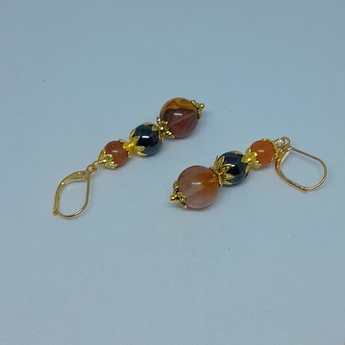 Boucles d'oreille dormeuses plaquées or tourmalines et magnétites création unique